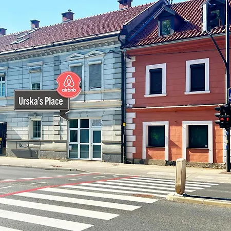 アパート Urska's Adorable Place リュブリャナ